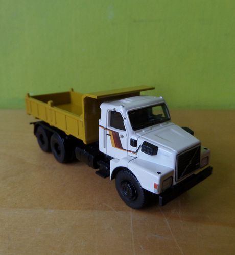 Brekina H0 85653 Volvo N 10 Kiepwagen