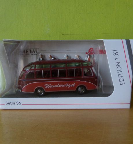 Schuco H0 26692 Setra S6 bus met reizigers