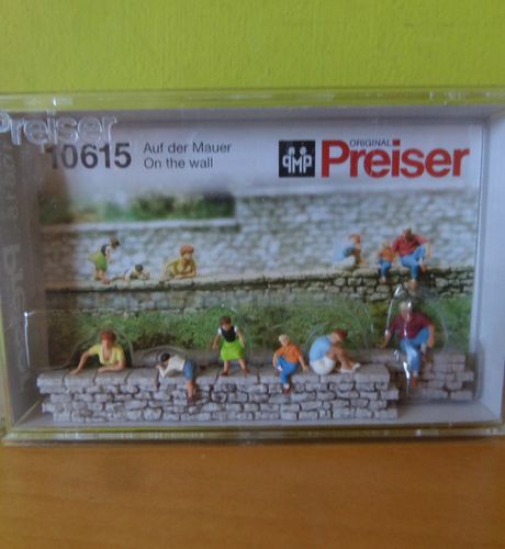 Preiser H0 10615 Op de muur zitten