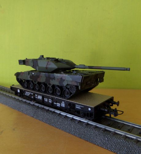 Roco H0 66420 NS zwaarlast wagon met Leopard 2 tank
