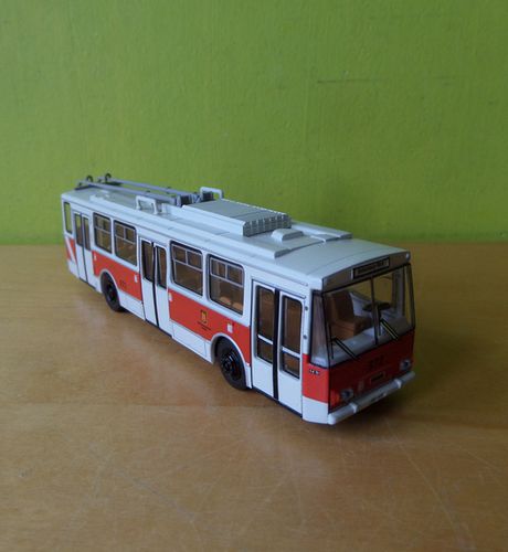 Brekina H0 61376 Skoda 14 TR Trolleybus