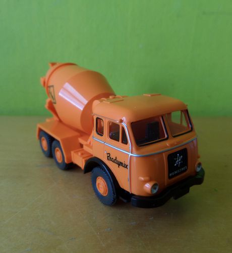 Wiking H0 68211 Henschel Beton mixer
