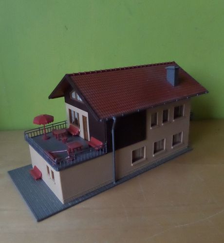 Faller H0 Grote familie woning met terras