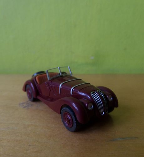 Wiking H0 82804 BMW 328 wijnrood