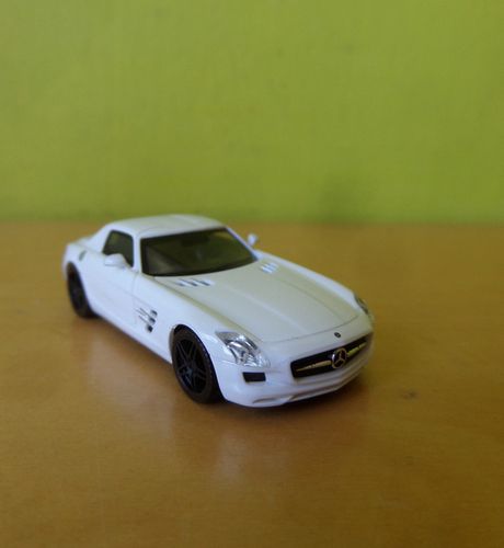 Herpa H0 420501  Mercedes SLS AMG