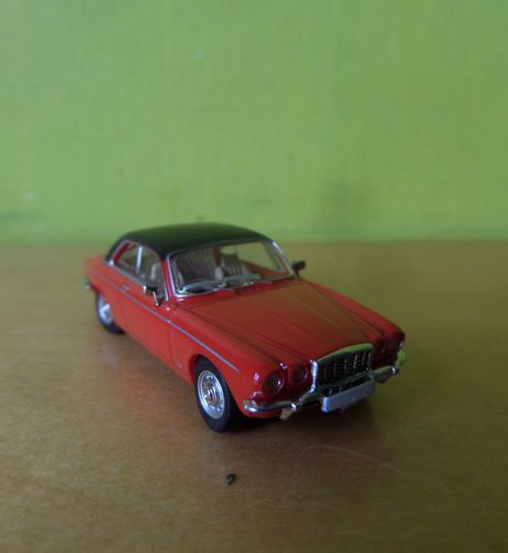 PCX H0 870165 Jaguar XJ-C  Rood / zwart