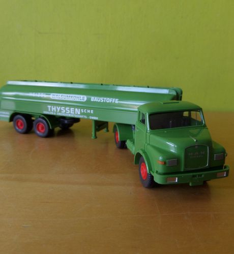 Wiking H0 88246 MAN Tank wagen "Thyssen"