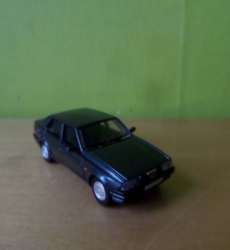 PCX H0 870786 Alfa 75 donker groen
