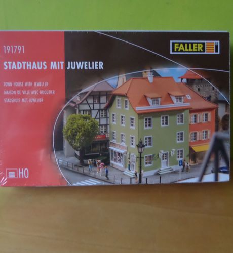 Faller H0 191791 Stadshuis met juwelier