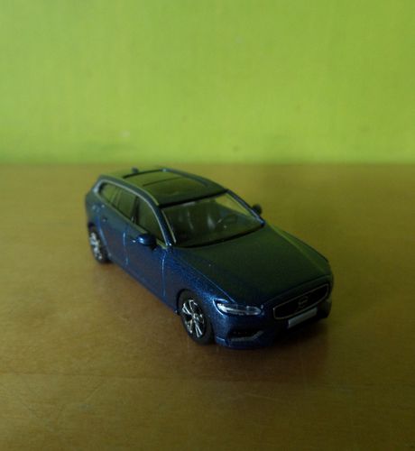 PCX H0 870392 Volvo V60 metallic blauw