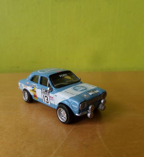 Brekina H0 19077 Ford Escort RS 1800
