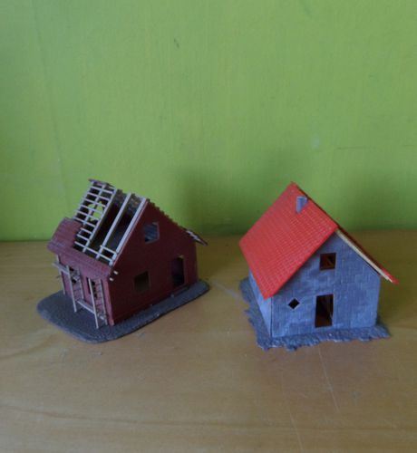 Faller H0 2 huisjes in aanbouw