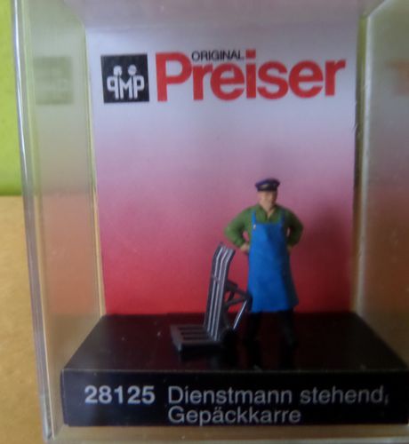 Preiser H0 28125 Man met steekwagen