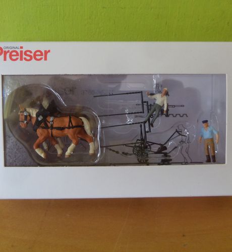 Preiser H0 30431 boeren met ploeg