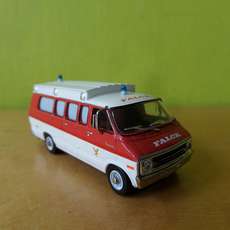 Brekina H0 18302 Dodge B-200 Ambulance