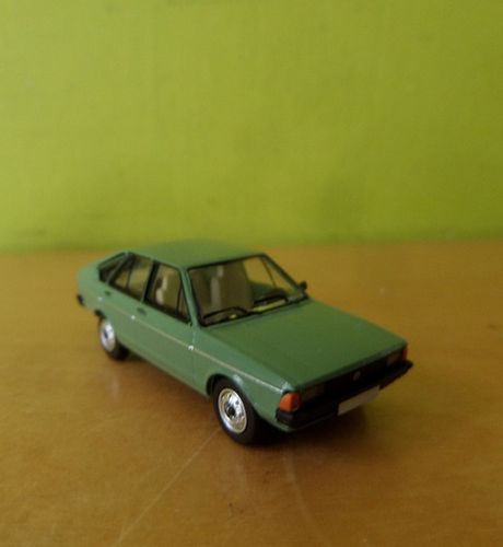 PCX H0 870780 VW Passat B 1 licht groen