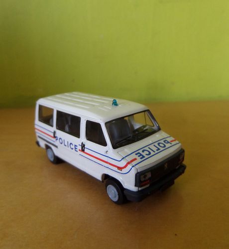 Brekina H0 34914 Peugeot J5 Politie Frankrijk