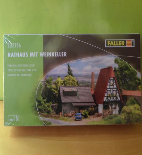 Faller N 232156 Raadhuis met wijnkelder