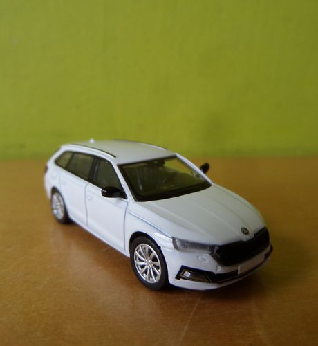PCX H0 870596 Skoda Octavia IV Combi wit