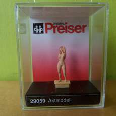 Preiser H0 29059  Naakt poseren