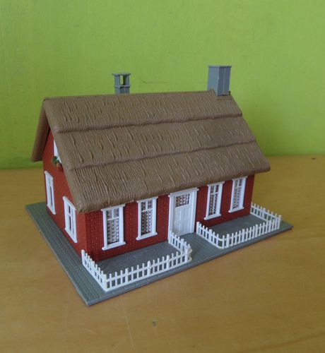 Pola H0 eengezinswoning met rieten dak