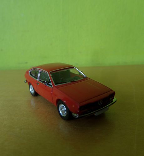 PCX H0 870424 Alfa Romeo Alfetta GT rood