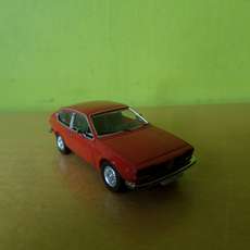PCX H0 870424 Alfa Romeo Alfetta GT rood
