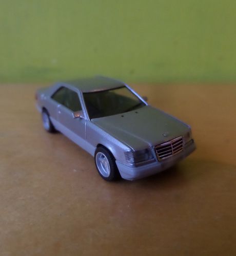 Herpa H0 38782  Mercedes E 320 coupe