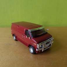 Brekina H0 18259 GMC Vandura rood
