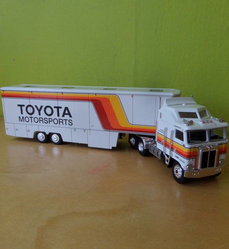 Brekina H0 85739 Kenworth K100 Toyota Motorsports