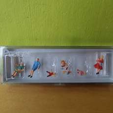Preiser H0 10051 Moeders en kinderen