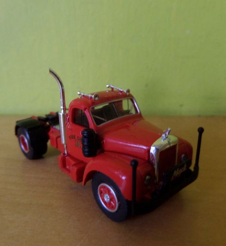 Brekina H0 85981 Mack B-61Fire dept.