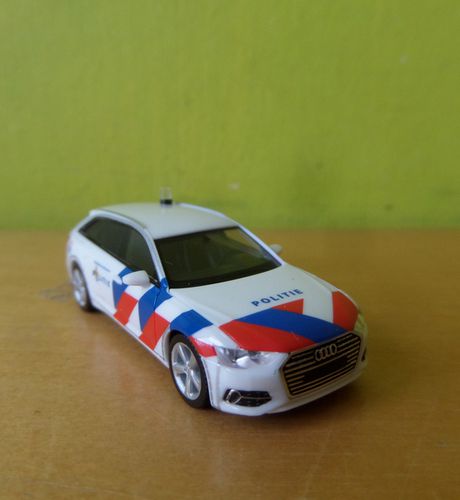 Herpa H0 955027 Audi A6 Avant politie