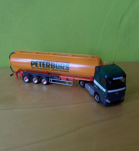 Herpa H0 313810 MB Actros "Peterburs "