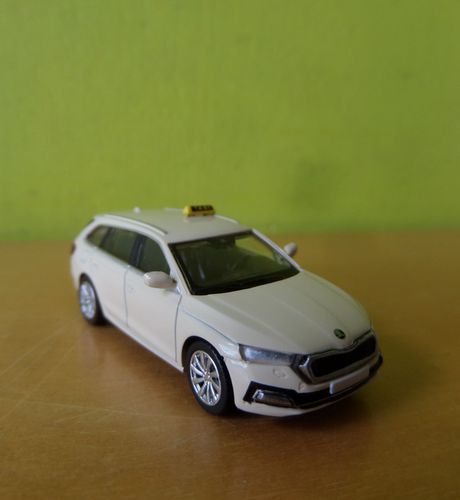 PCX H0 871260 Skoda Octavia IV Combi Taxi