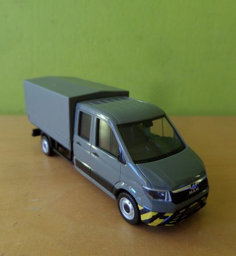 Herpa H0 098328 MAN TGE met dekzijl