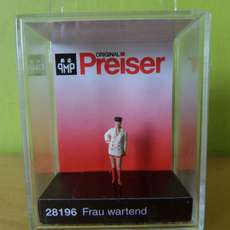 Preiser H0 28196 het wachtende wijffie