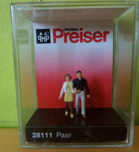 Preiser H0 28111 Stelletje aan het wandelen