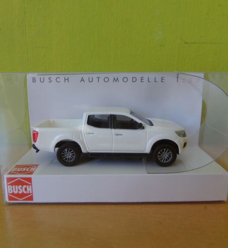 Busch H0 53702 Nissan Navara wit