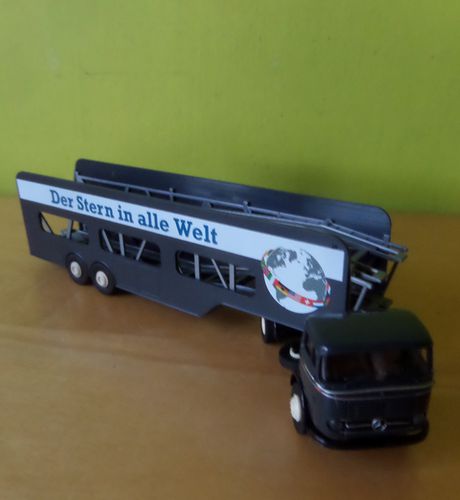 Brekina H0 Mercedes Auto transporter