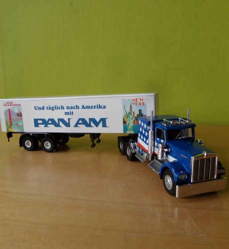 Brekina H0 88264 Kenworth W 900 `Pan Am