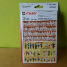 Preiser H0 16325 Spoorweg personeel en reizigers