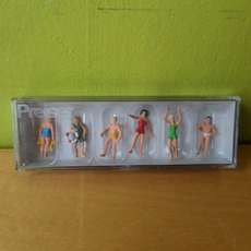Preiser H0 10070 Badgasten