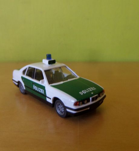 Wiking H0 86445 BMW 525 i Polizei