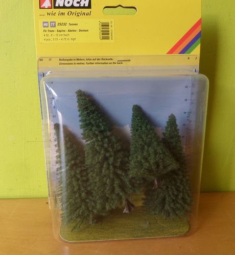 Noch  H0 25232 4 dennen bomen