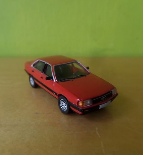 PCX H0 870437 Audi 100 C3