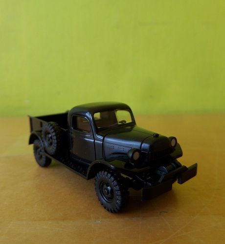 Busch H0 44038 Dodge Power wagon