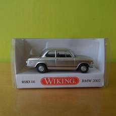 Wiking H0 18306  BMW 2002 zilver