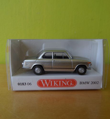 Wiking H0 18306  BMW 2002 zilver
