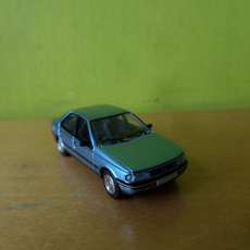 PCX H0 870746 Peugeot 405 licht blauw